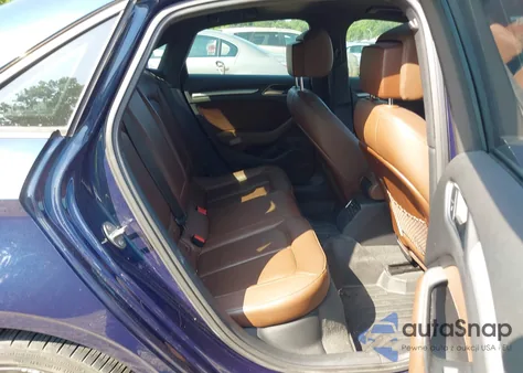 2018 Audi A3 2.0T Premium/2.0T Tech Premium z USA, uszkodzony, nr VIN WAUAUGFF8J1004786